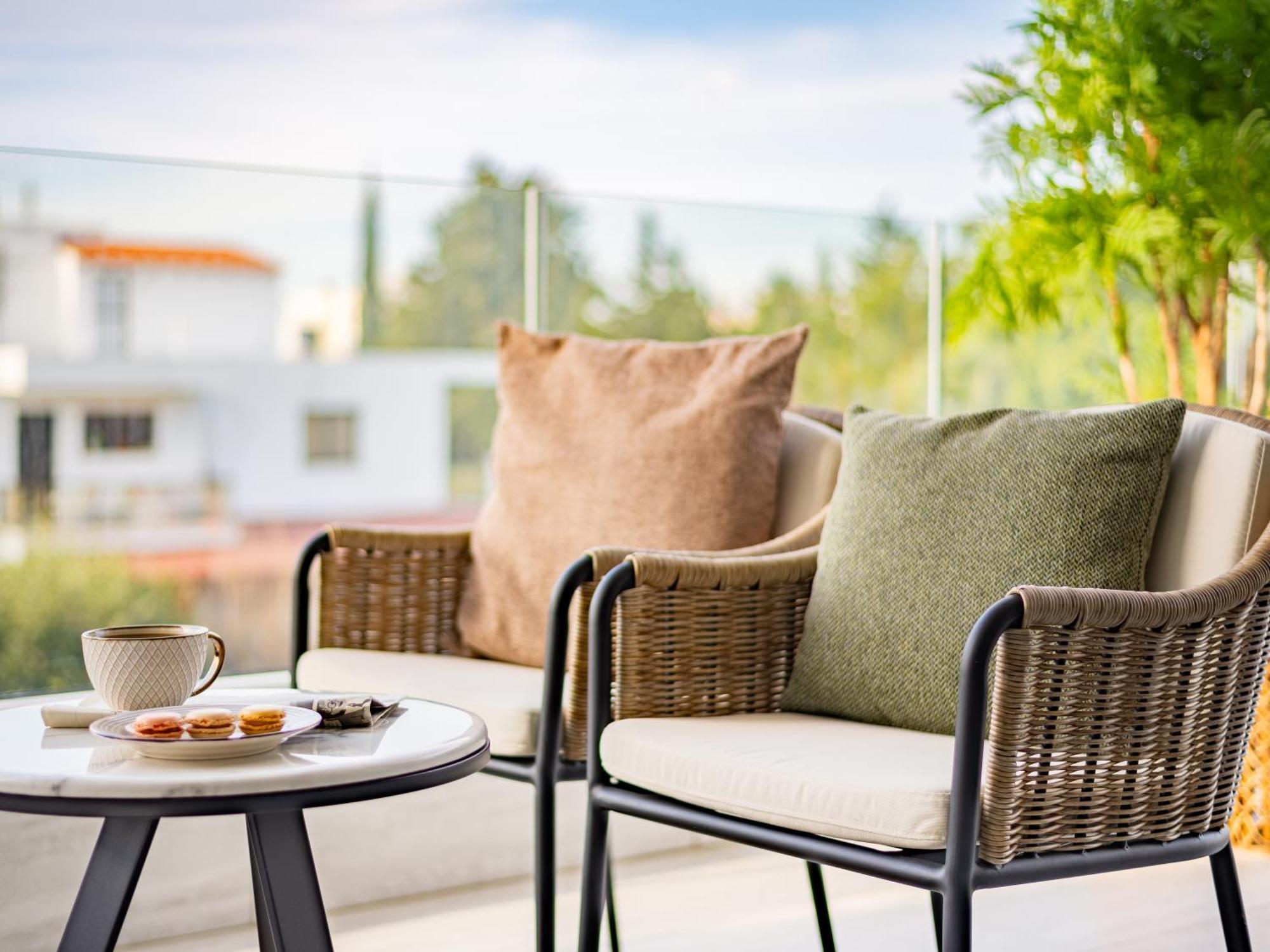 Sanders Olive Apartament